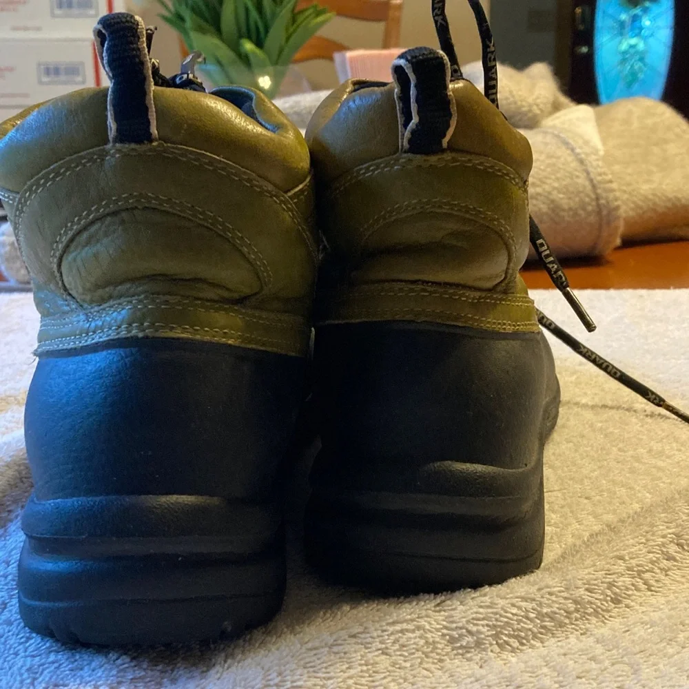 Quark Women's Olive and Black Winter Boots - Picture 5 of 6